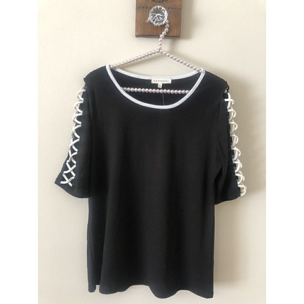 NWT Retrology Womens Size Medium Black Top White Lattice Trim Sleeves